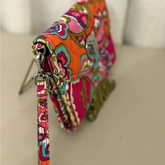 Vera Bradley Pink Swirls Your Turn Lock Smartphone Wristlet Wallet - Excellent - Picture 3 of 9